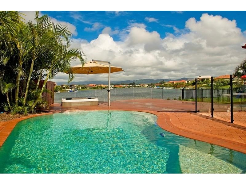 4 The Peninsula, Helensvale QLD 4212