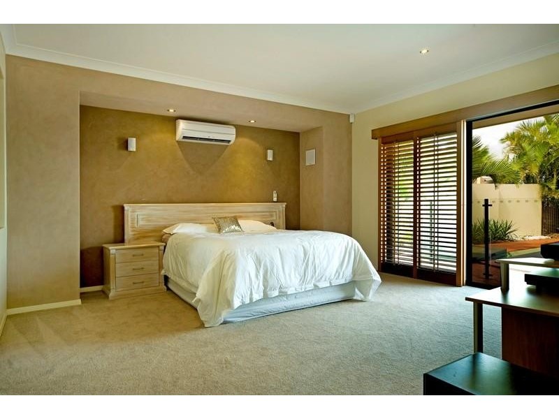 4 The Peninsula, Helensvale QLD 4212