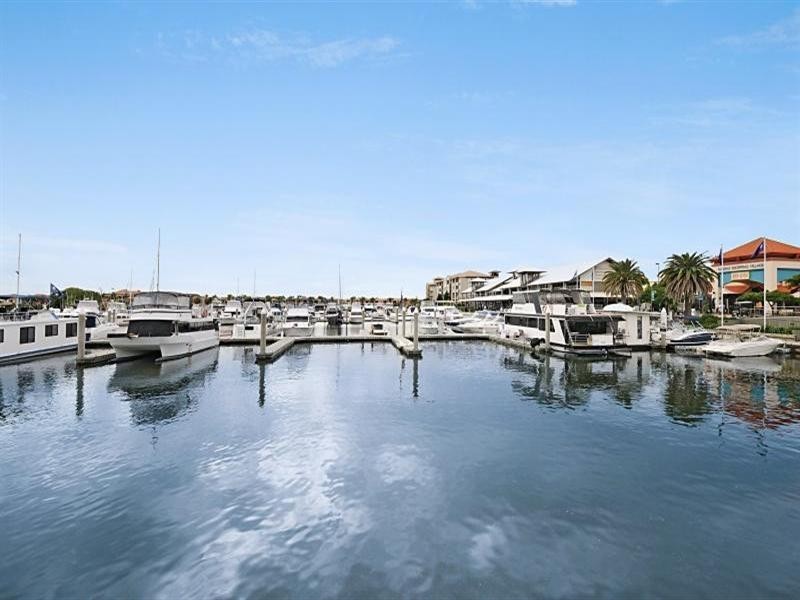 1090 Killymoon Drive, Hope Island QLD 4212