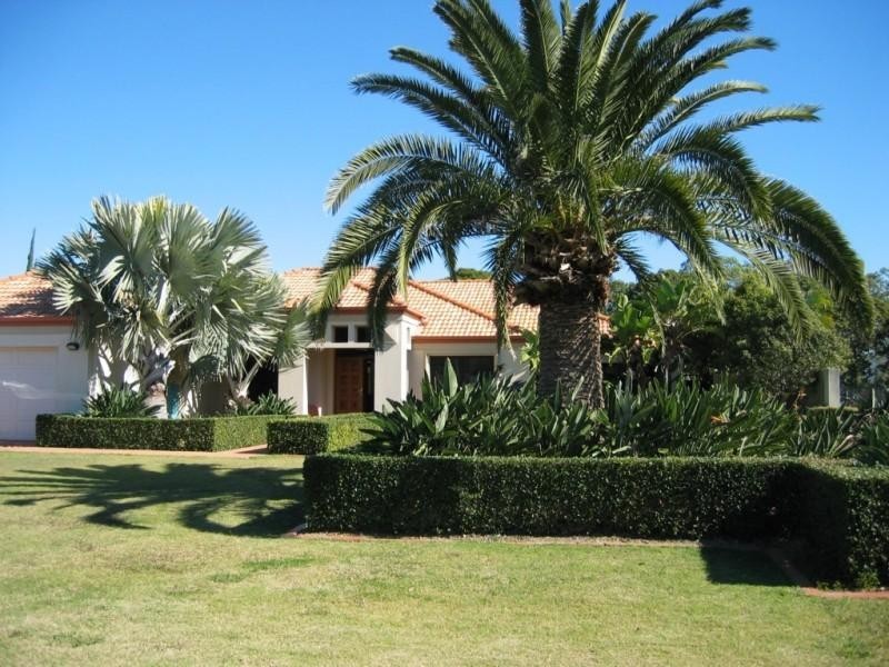 8502 Magnolia Drive West, Hope Island QLD 4212