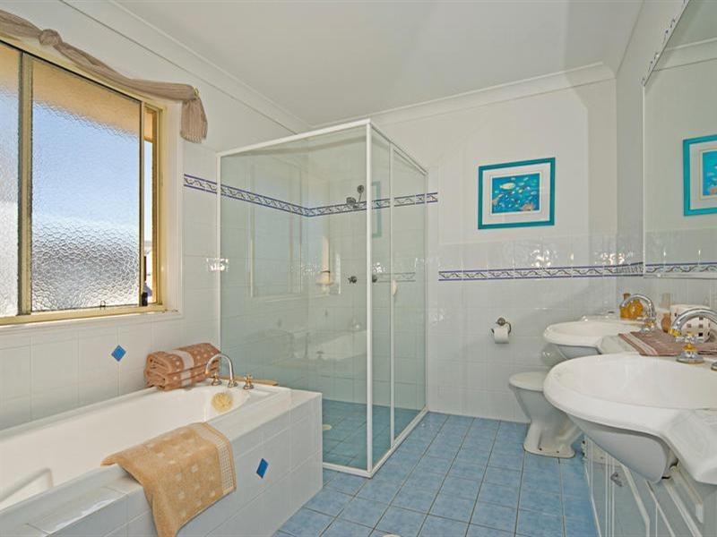 26 Parkwater Terrace, Helensvale QLD 4212