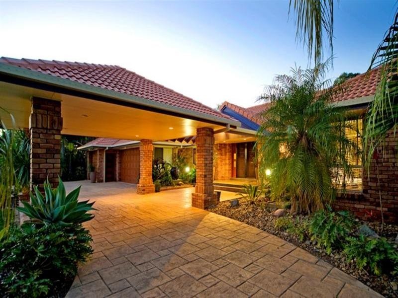 9 Riverdowns Crescent, Helensvale QLD 4212