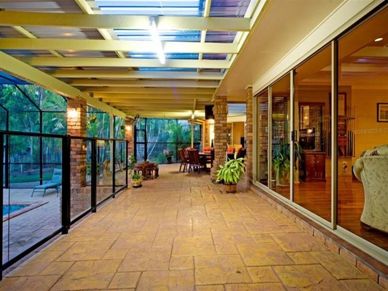 9 Riverdowns Crescent, Helensvale QLD 4212