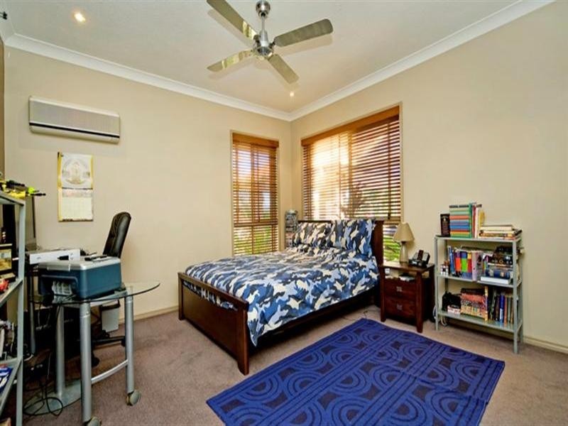 9 Riverdowns Crescent, Helensvale QLD 4212