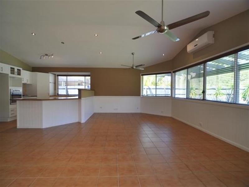 16 Westpark Court, Helensvale QLD 4212