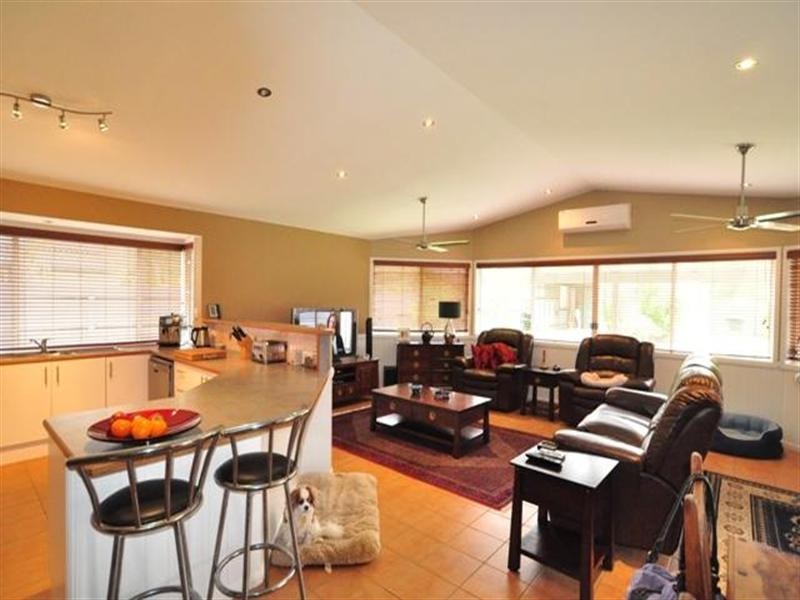 16 Westpark Court, Helensvale QLD 4212