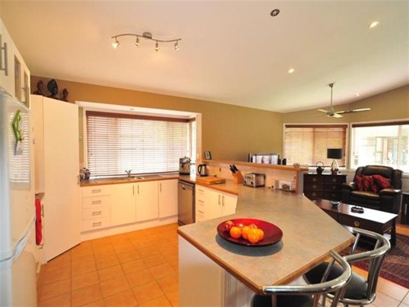 16 Westpark Court, Helensvale QLD 4212