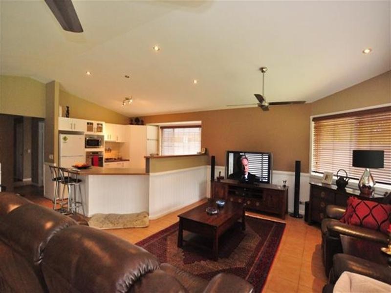 16 Westpark Court, Helensvale QLD 4212