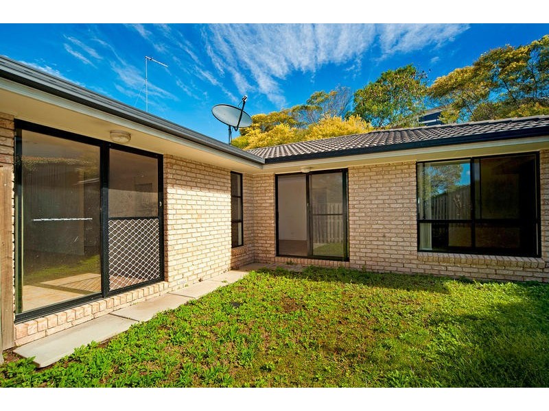 8 Gould Place, Pacific Pines QLD 4211