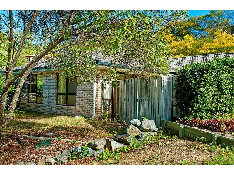 8 Gould Place, Pacific Pines QLD 4211