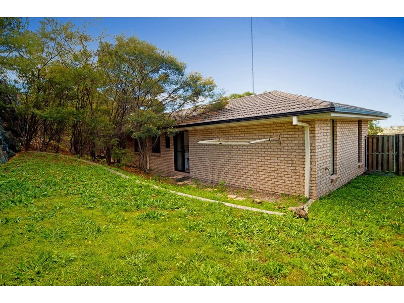 8 Gould Place, Pacific Pines QLD 4211