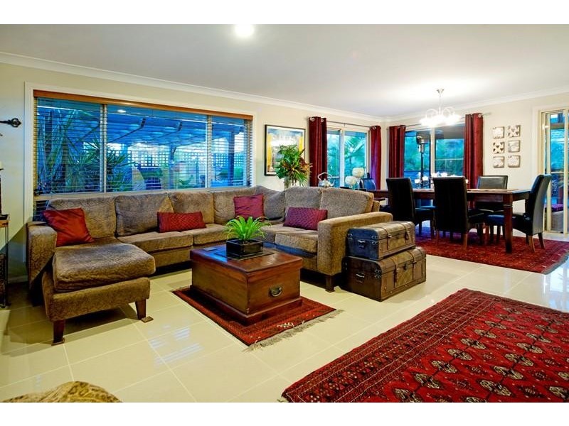 99 Monterey Keys Drive, Helensvale QLD 4212