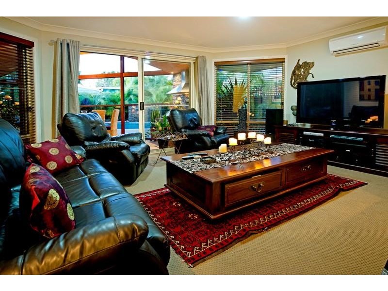 99 Monterey Keys Drive, Helensvale QLD 4212