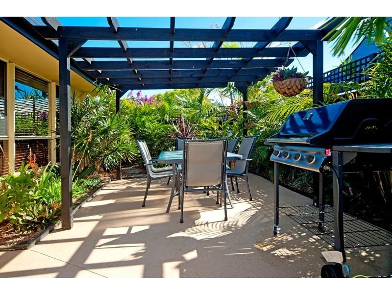 99 Monterey Keys Drive, Helensvale QLD 4212