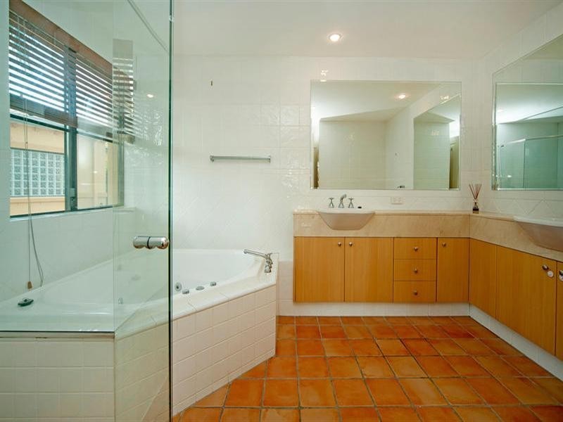 3247 The Palladian Drive, Hope Island QLD 4212