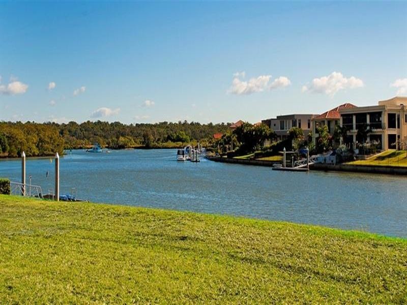 2605 Gracemere Circuit North, Hope Island QLD 4212