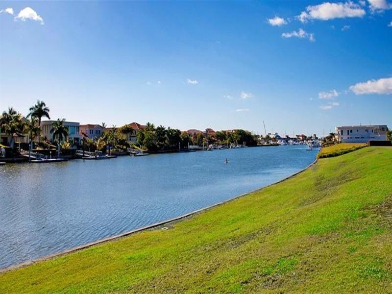 2605 Gracemere Circuit North, Hope Island QLD 4212