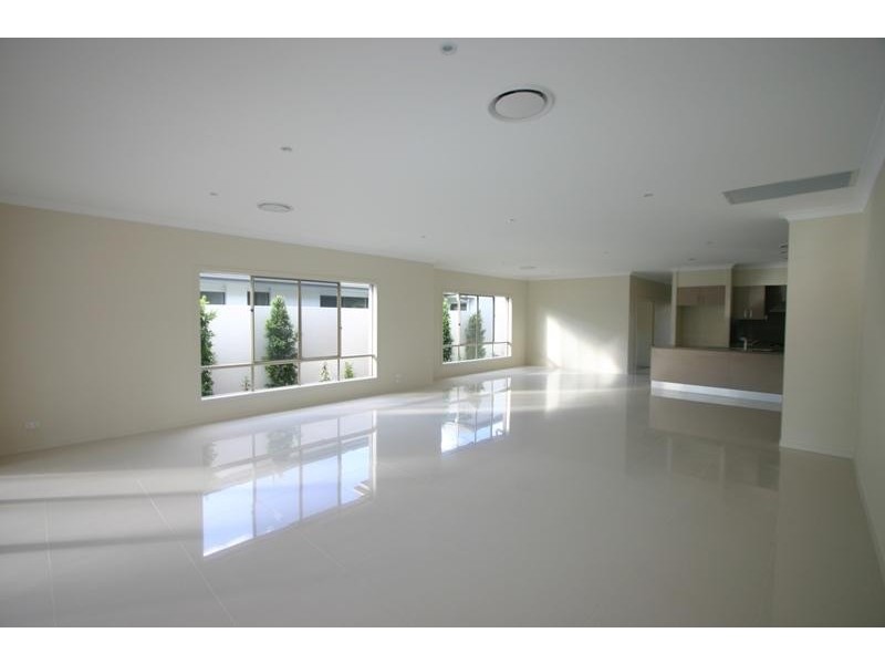 9116 Peter Senior Drive, Hope Island QLD 4212