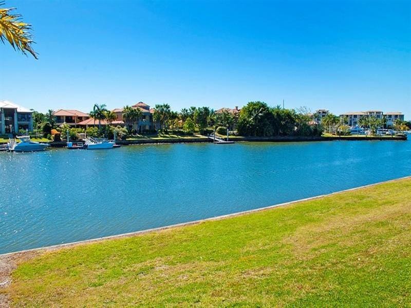 2617 Virginia Drive, Hope Island QLD 4212