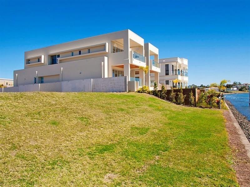 2617 Virginia Drive, Hope Island QLD 4212