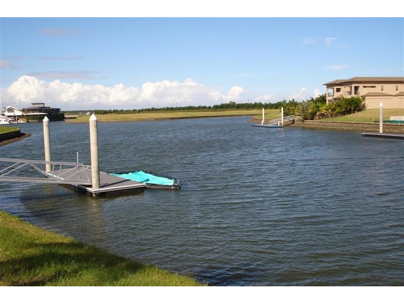 2634 Virginia Drive, Hope Island QLD 4212