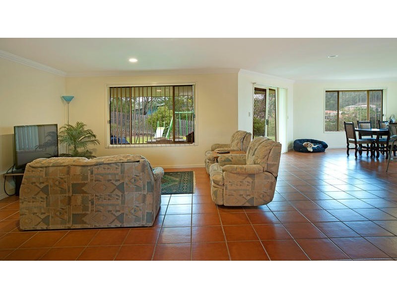 17 Stromlo Court, Pacific Pines QLD 4211