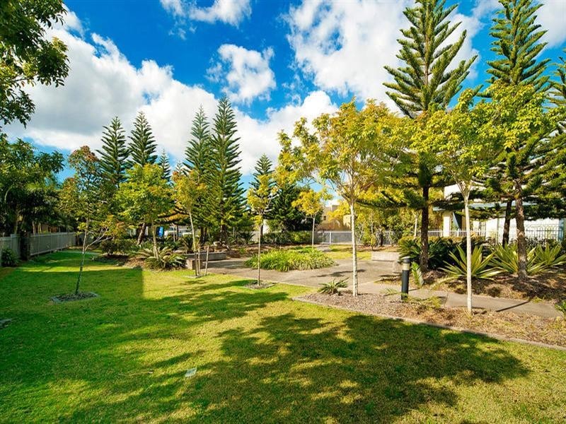 6018 Calardo Avenue, Hope Island QLD 4212