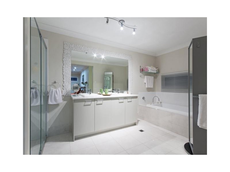 Hope Island QLD 4212