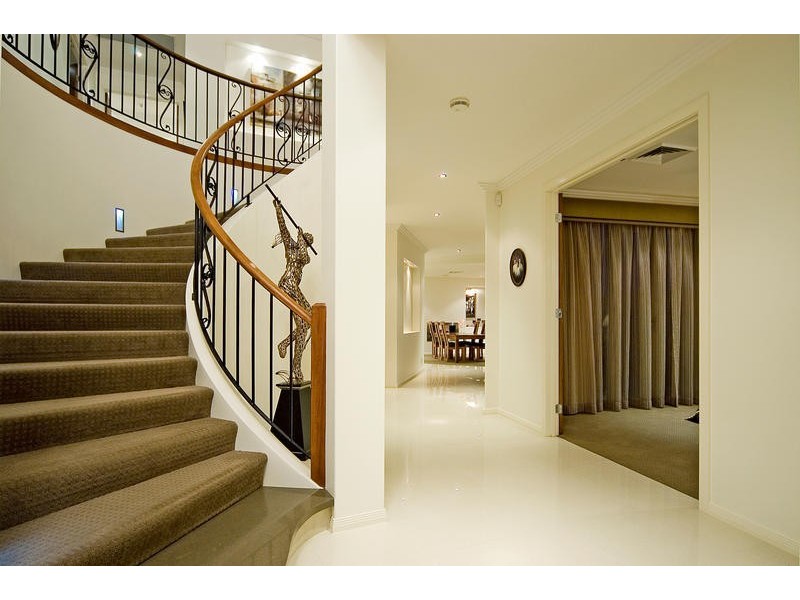 6174 Murten Court, Hope Island QLD 4212