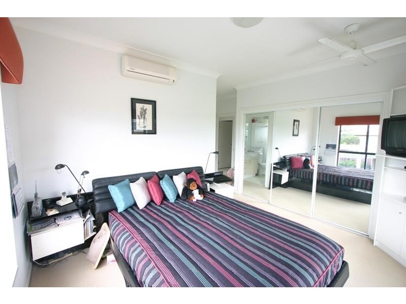 14 Palisades Apartments, Springfield Drive, Hope Island QLD 4212