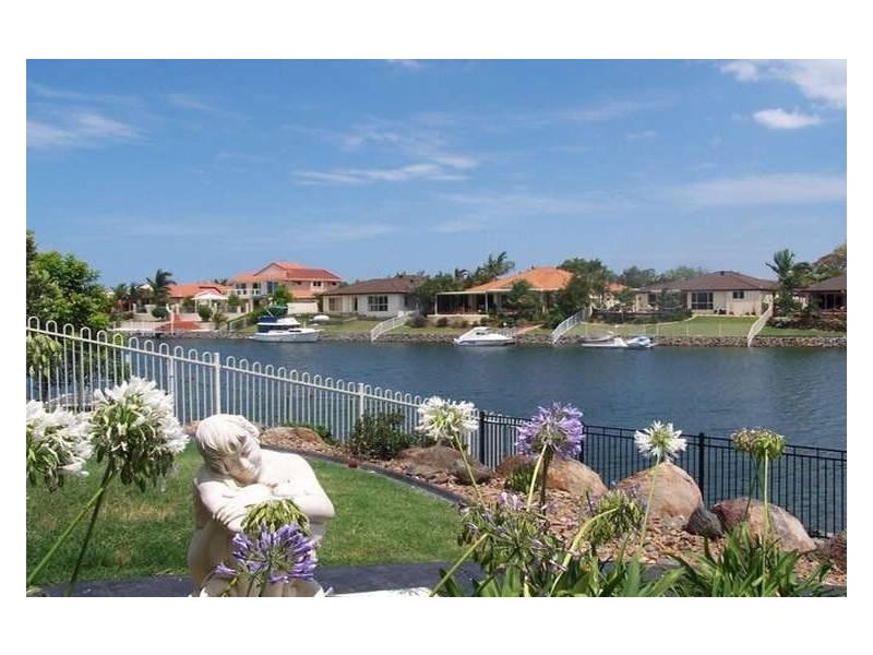 39 Saltwater Terrace, Helensvale QLD 4212
