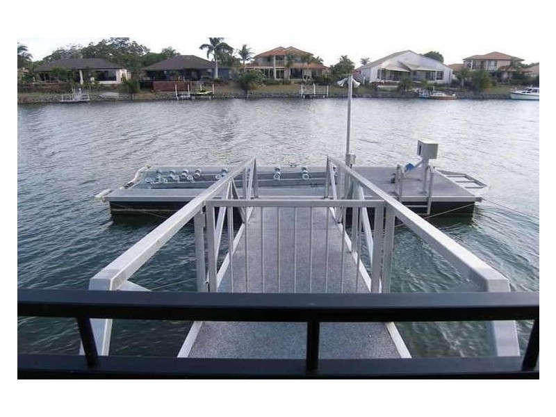 39 Saltwater Terrace, Helensvale QLD 4212