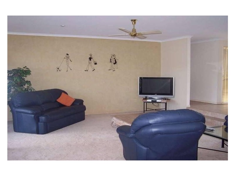 39 Saltwater Terrace, Helensvale QLD 4212