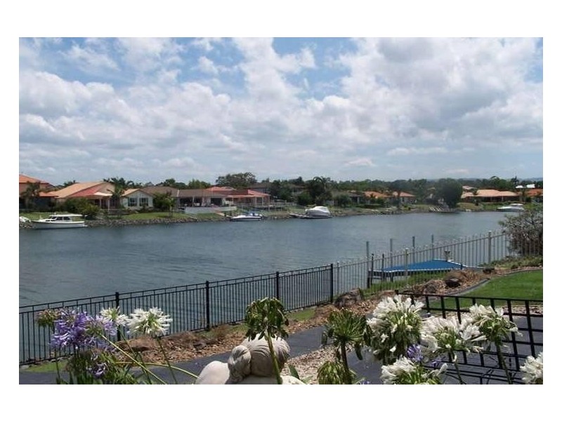 39 Saltwater Terrace, Helensvale QLD 4212