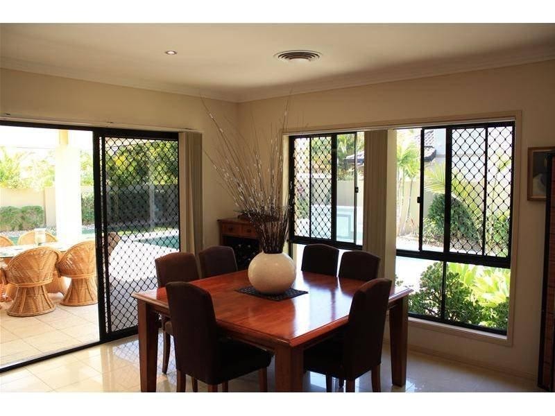 7 Calmwater Crescent, Hope Island QLD 4212