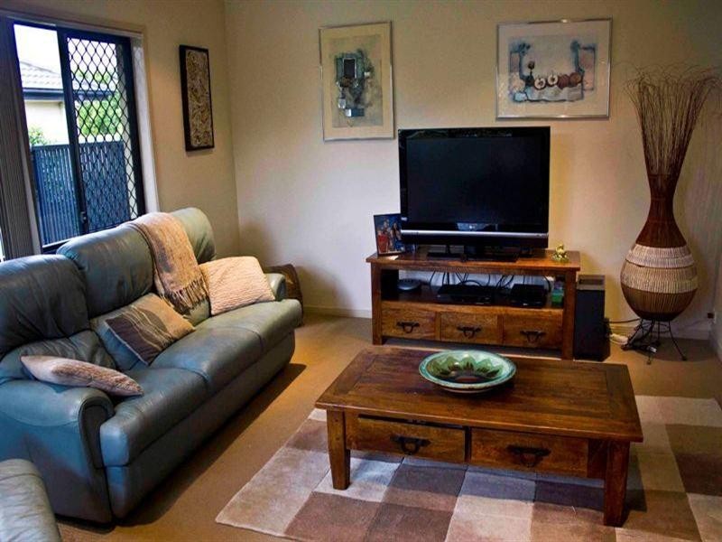 7 Calmwater Crescent, Hope Island QLD 4212