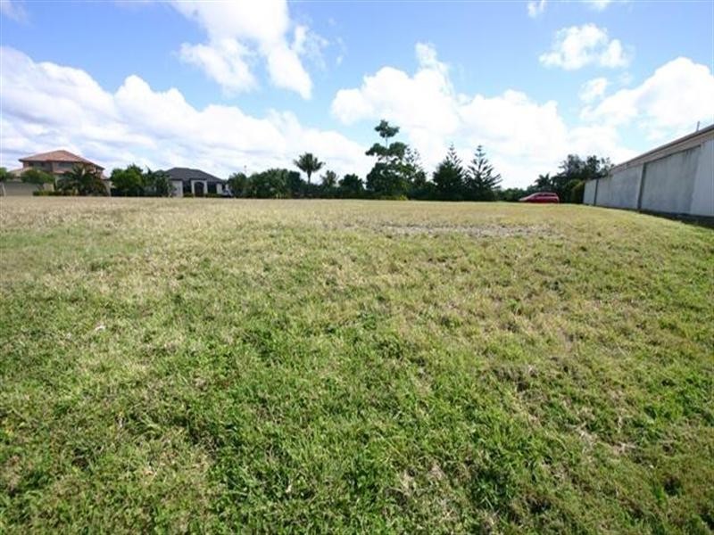 2 Pipers Point, Oyster Cove, Hope Island QLD 4212