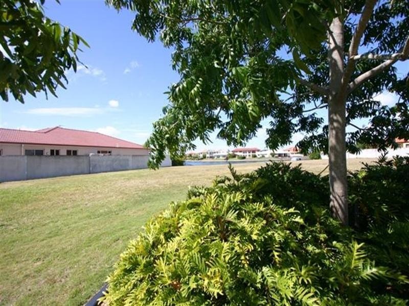 2 Pipers Point, Oyster Cove, Hope Island QLD 4212