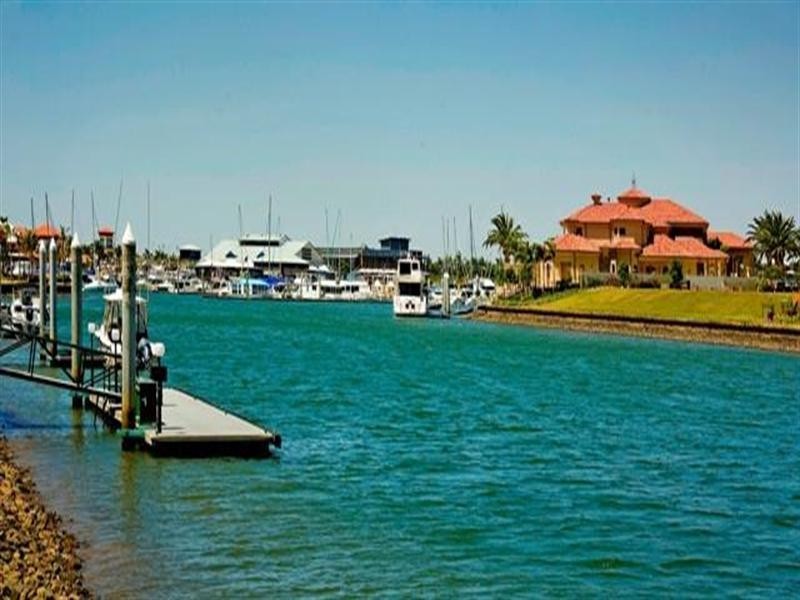 1663 Riverdale Drive, Hope Island QLD 4212