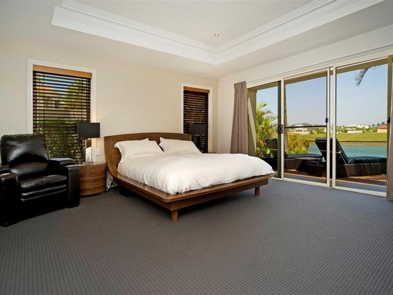 1663 Riverdale Drive, Hope Island QLD 4212
