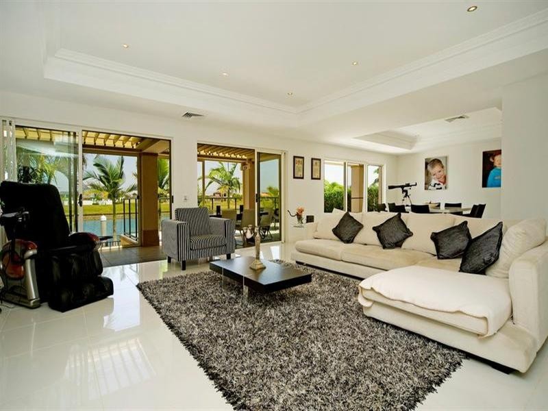 1663 Riverdale Drive, Hope Island QLD 4212