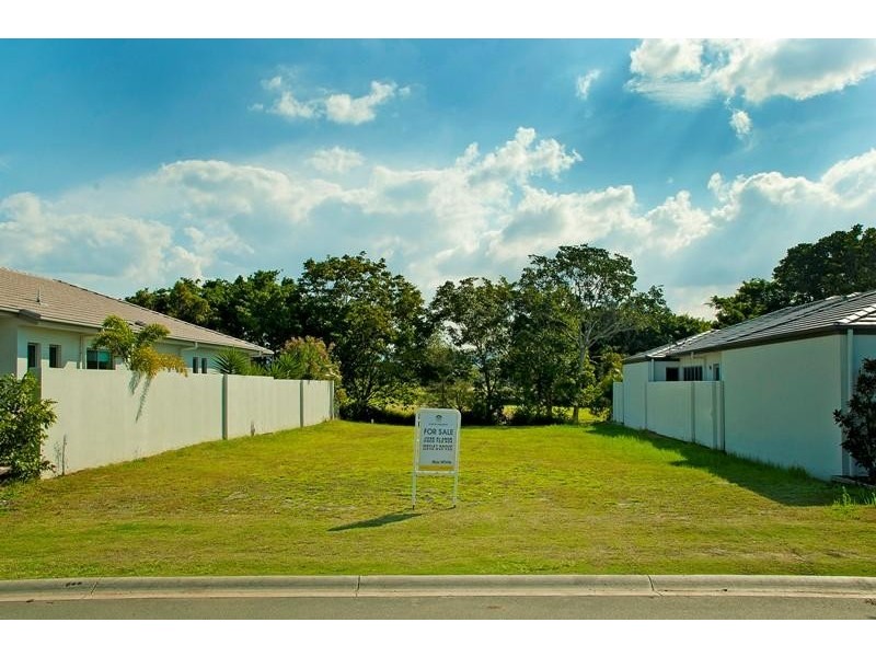 9119 Peter Senior Drive, Hope Island QLD 4212