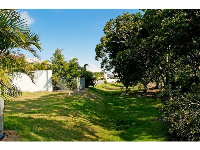 9119 Peter Senior Drive, Hope Island QLD 4212