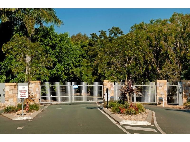 9119 Peter Senior Drive, Hope Island QLD 4212