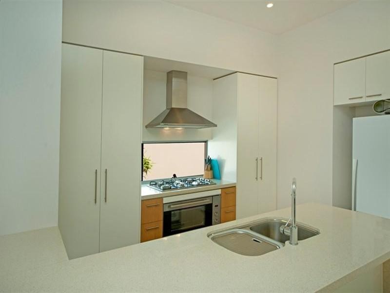 9131 Peter Senior Drive, Hope Island QLD 4212