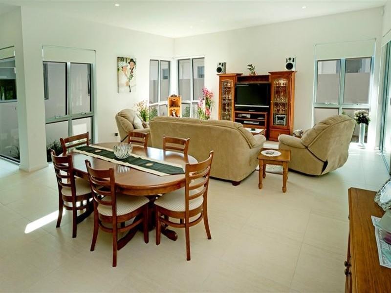 9131 Peter Senior Drive, Hope Island QLD 4212