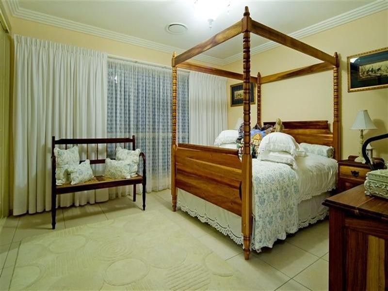 2639 Yanderra Close, Hope Island QLD 4212
