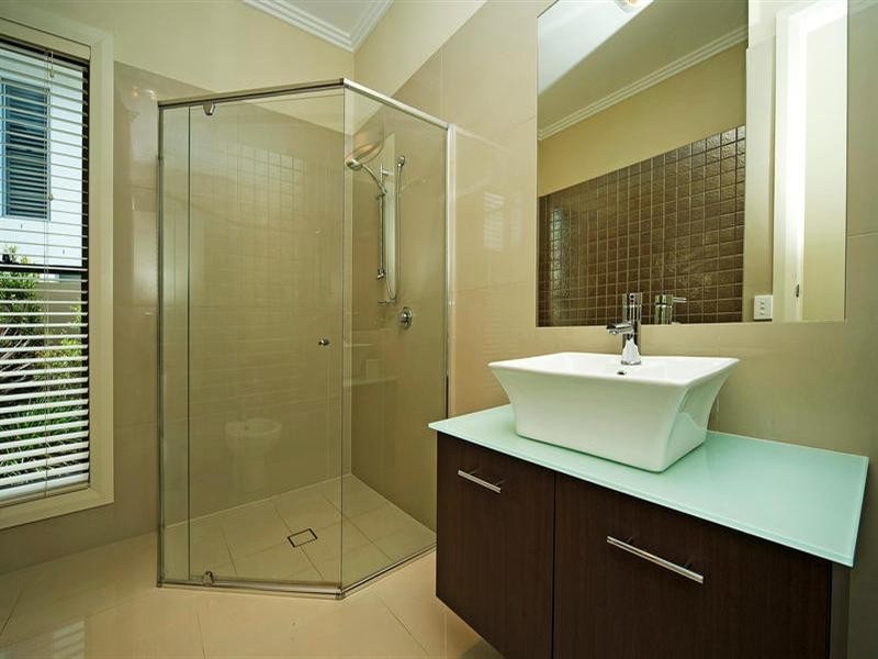 2830 Gracemere Cct East, Hope Island QLD 4212