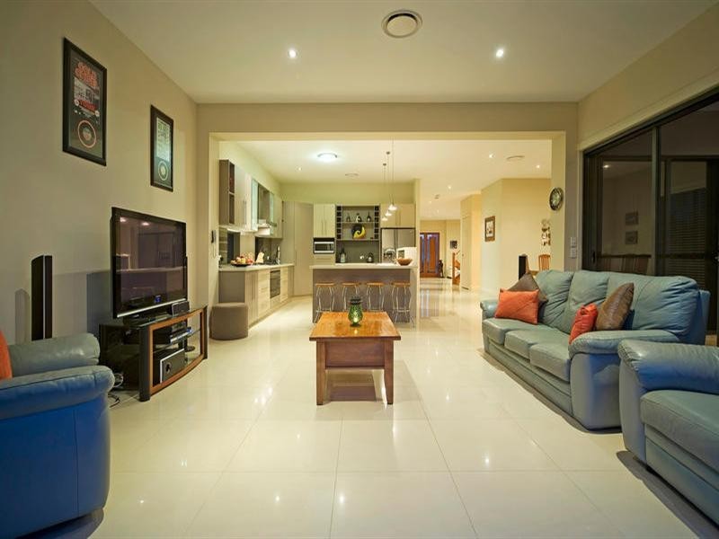 2830 Gracemere Cct East, Hope Island QLD 4212