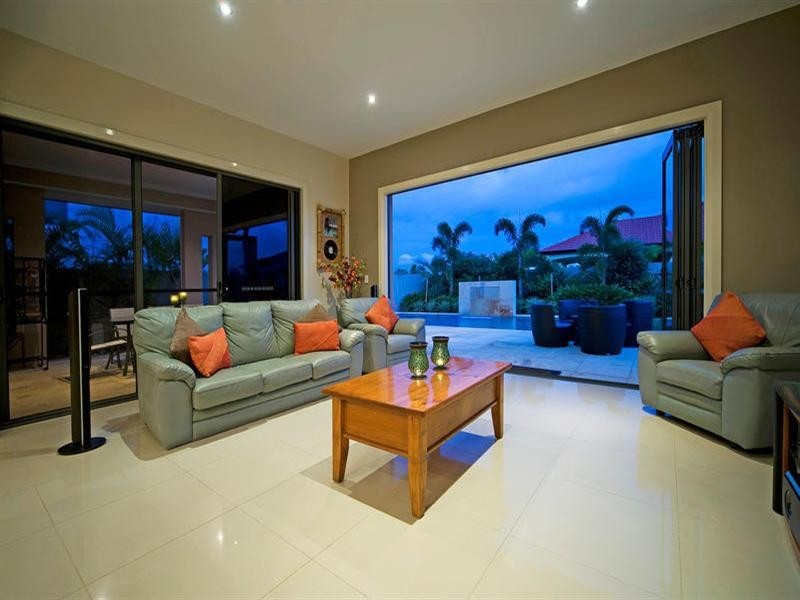 2830 Gracemere Cct East, Hope Island QLD 4212